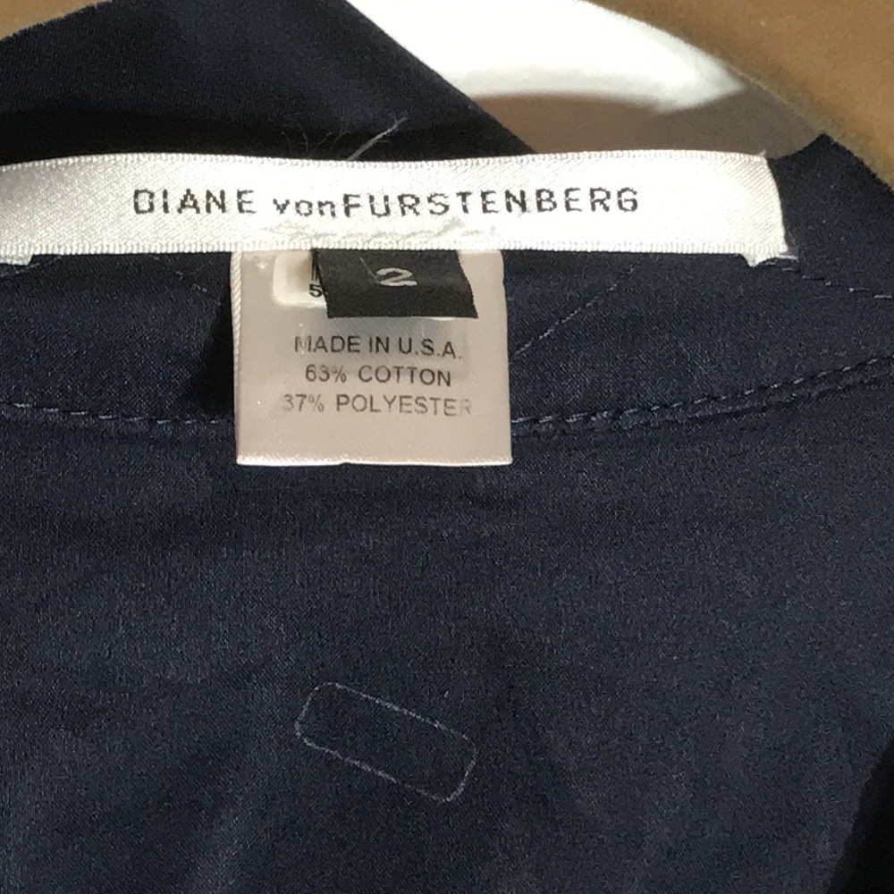 Diane Von Furstenberg Faux Wrap Navy Fit And Flare V-Neck Waist Belt Dress 2 - Picture 11 of 11